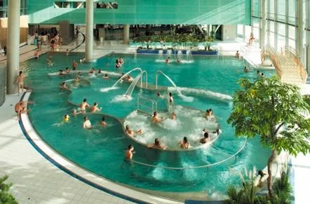 Bassins du centre aquatique L’Odyssée
