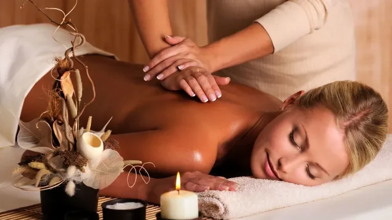 Back massage in the holiday home